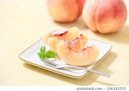 去皮的桃子 106383535