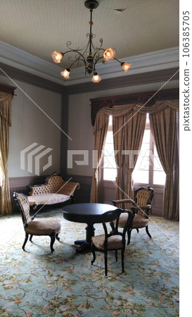 Jinpuukaku, the villa of the former Tottori feudal lord, Marquis Nakahiro Ikeda, is a French Renaissance-style building in Tottori where the imperial family also stayed. 106385705