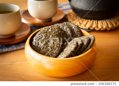 黑芝麻米果 零食米果 黑芝麻米果 零食米果 106386575