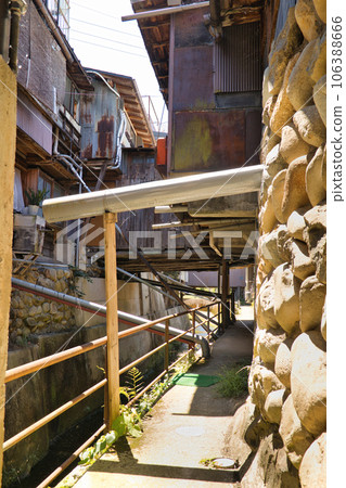 Retro buildings and back alleys of Hida Kanayama, Gifu Prefecture 106388666
