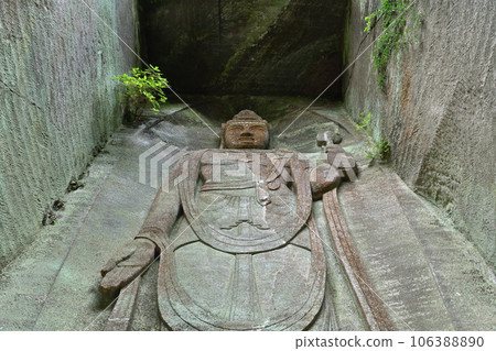 Nokogiriyama - Hyakushaku Kannon seen from below Nokogiriyama - Hyakushaku Kannon seen from below 106388890