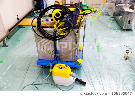 Commercial ceiling cassette air conditioner disassembly cleaning 106390047