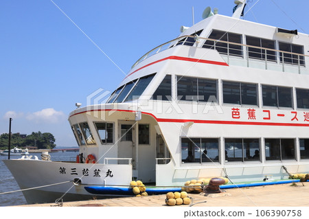 Island hopping when you go to Matsushima 106390758