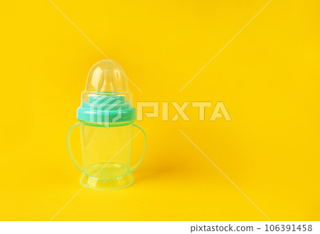 Baby Cup, Yellow Baby Bottle with Pacifier, Little Children Equipment, Plastic Children's Sippy Drinking Cup 106391458