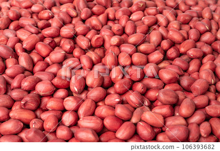 Peanuts, Roasted Arachis Nuts Pile, Heap of Pea Nut, Whole Groundnut with Shell, Peanut 106393682
