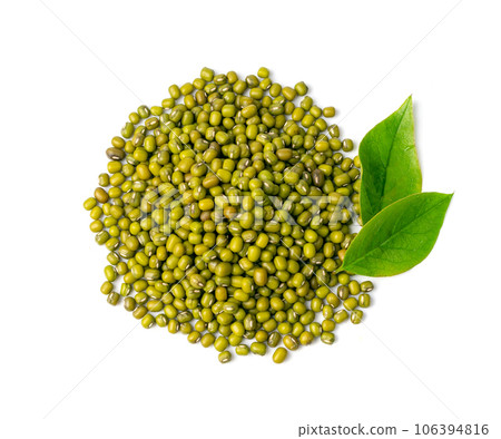 Dry Raw Mung Beans, Vigna Radiata Seeds, Green Gram, Maash or Moong 106394816