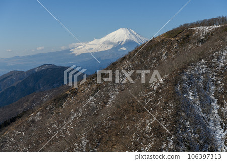 Mt. Fuji seen from Okura ridge of Tonodake Mt. Fuji seen from Okura ridge of Tonodake 106397313