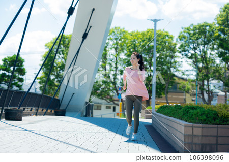 running woman 106398096