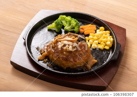 Japanese-style hamburger steak (mushroom & onion sauce) Japanese-style hamburger steak (mushroom & onion sauce) 106398307