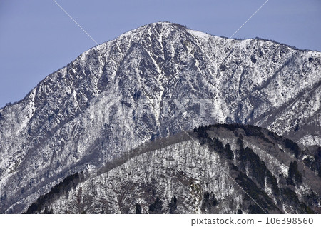 Snowy Tanzawa mountains, Mt. Hirugatake in severe winter 106398560