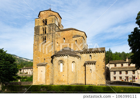 Architectural building of Iglesia de Santa Maria church located in Aragon 106399111