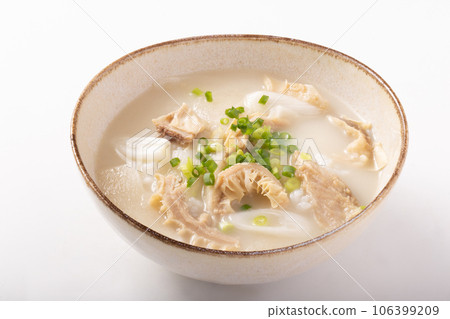 Gomtangguppa (Korean food) Gomtangguppa (Korean food) 106399209