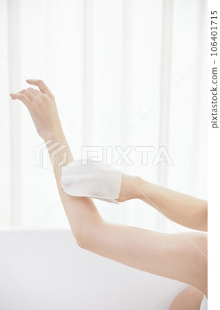 beauty concept photo of korean asain beautiful woman scrubbing her arm in a bathtub 106401715