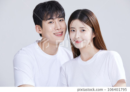 korean asian young couple sitting 106401795