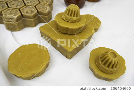 Traditional beeswax molds Traditional beeswax molds 106404690