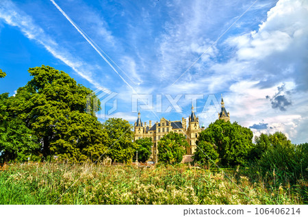 Schwerin Castle in Mecklenburg-Vorpommern. UNESCO world heritage in North Germany Schwerin Castle in Mecklenburg-Vorpommern. UNESCO world heritage in North Germany 106406214