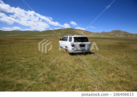Offroad car got stuck in the mud 106406615
