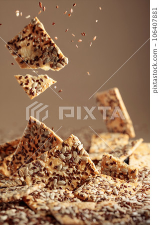 Crackers with sunflower and flax seeds. 106407881