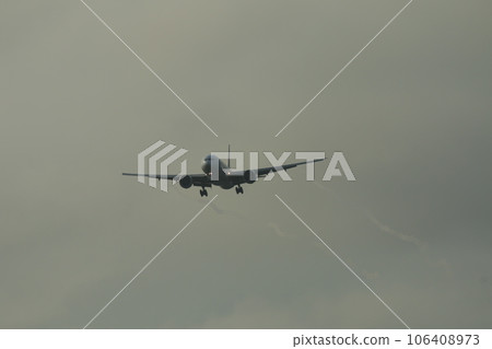 vapor and airplane 106408973