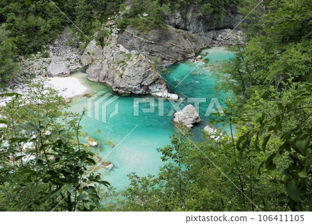 Soca river in Tornovokovalid, Slovenia 106411105