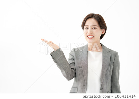 Business woman holding hands 106411414