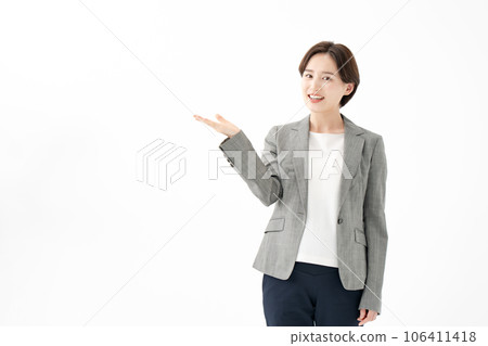 手牽手的女商人 106411418