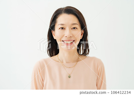 Female portrait senior 106412234