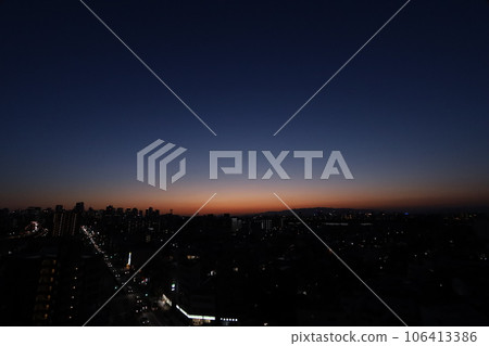 Sky of sunset 106413386