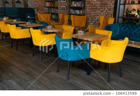 Restaurant Table, Empty Cafe Tables, Bar Terrace, Outdoor Restaurants, Outside Trattoria 106413599
