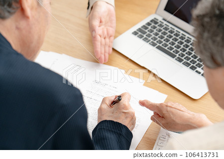 Senior couple end of life preparation contract Senior couple end of life preparation contract 106413731