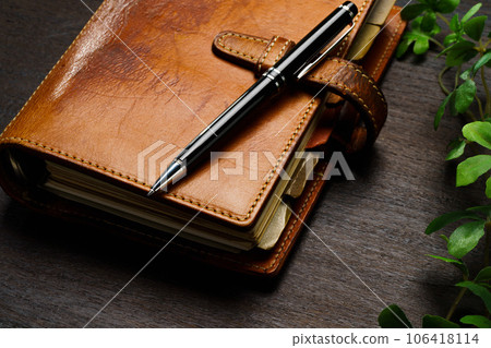 系統筆記本和筆 系統筆記本和筆 106418114