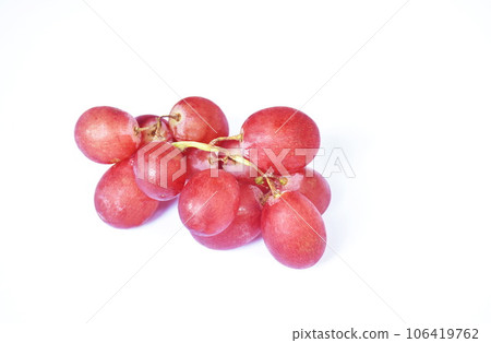 red grape with drop of water arranging on white background 106419762