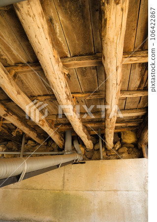 舊建築中的木地板 106422867
