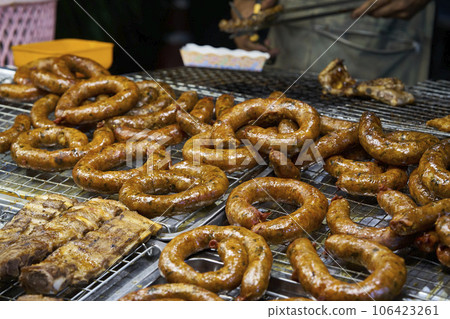 Tasty sai ua at night market in thailand 106423261