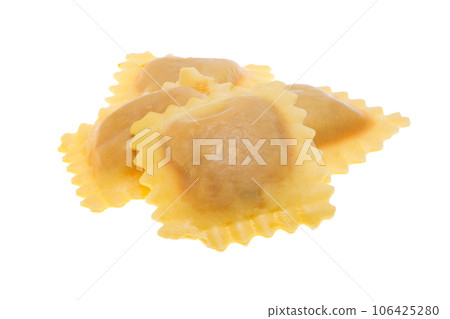 square ravioli isolated 106425280