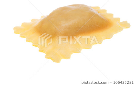 square ravioli isolated 106425281