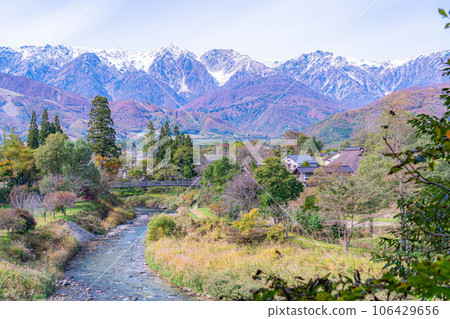 [秋天素材]白馬村秋天的風景[長野縣] 106429656