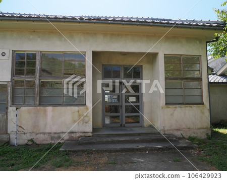 Sado Island Former Aikawa Detention Branch Office Building 106429923