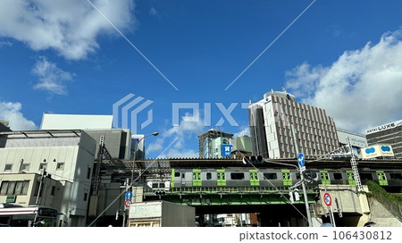 進入五反田站的山手線車輛 進入五反田站的山手線車輛 106430812