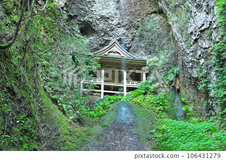 [Wanibuchi Temple (Ukino Falls and Zaodo Hall)] Bessho-cho, Izumo City, Shimane Prefecture 106431279