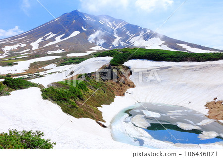 Hokkaido Travelogue Asahidake Sugatami Pond Hiking in June 106436071