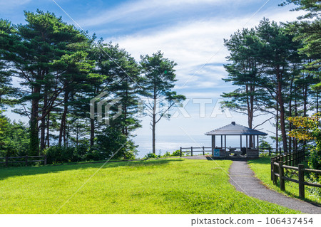 "Iwate Prefecture" Landscape of Kitayamazaki surrounded by greenery 106437454