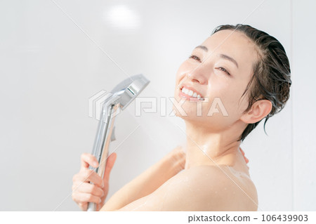 Shower water saving women Shower water saving women 106439903