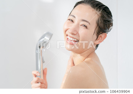 Shower water saving women Shower water saving women 106439904