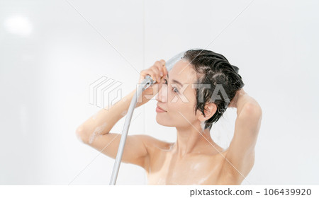 女性淋浴節水 106439920