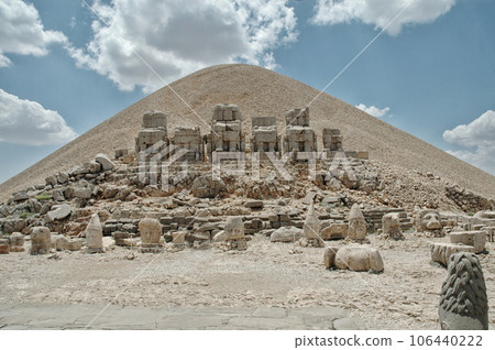 Giant God heads on Mount Nemrut. Anatloia, Turkey 106440222