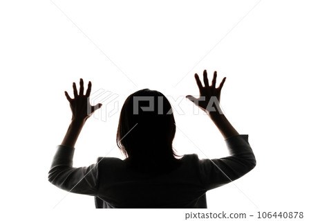 剪影女人擔心後視圖 剪影女人擔心後視圖 106440878