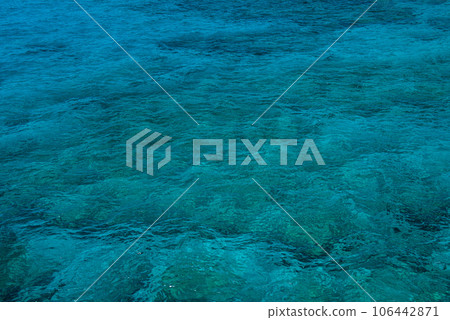 Natural background of emerald, turquoise sea water Natural background of emerald, turquoise sea water 106442871