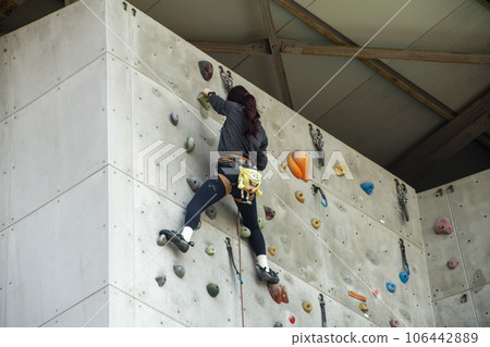 rock climbing rock climbing 106442889