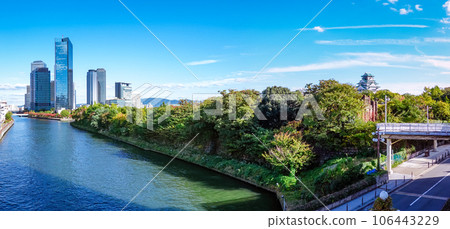Osaka Castle Tower and the skyscraper area of Osaka Business Park (Osaka City, Osaka Prefecture) 106443229